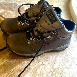 This is a light waterproof non slip hard tie boot , great for cold weather.